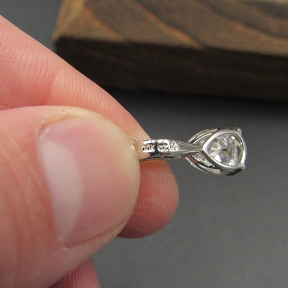 20" 10K Gold Teardrop Cubic Zirconia Gem Necklace - Picture 4 of 7